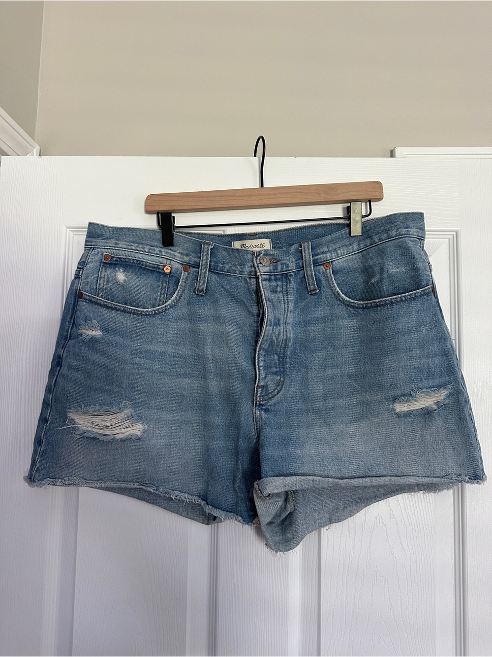 Madewell Curvy Relaxed Distressed Denim Short